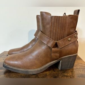 Sonoma Womens Whiskey Cognac Heeled Boots NWT Size 6.5
